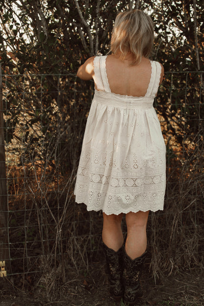 Ivory Meadow Mini